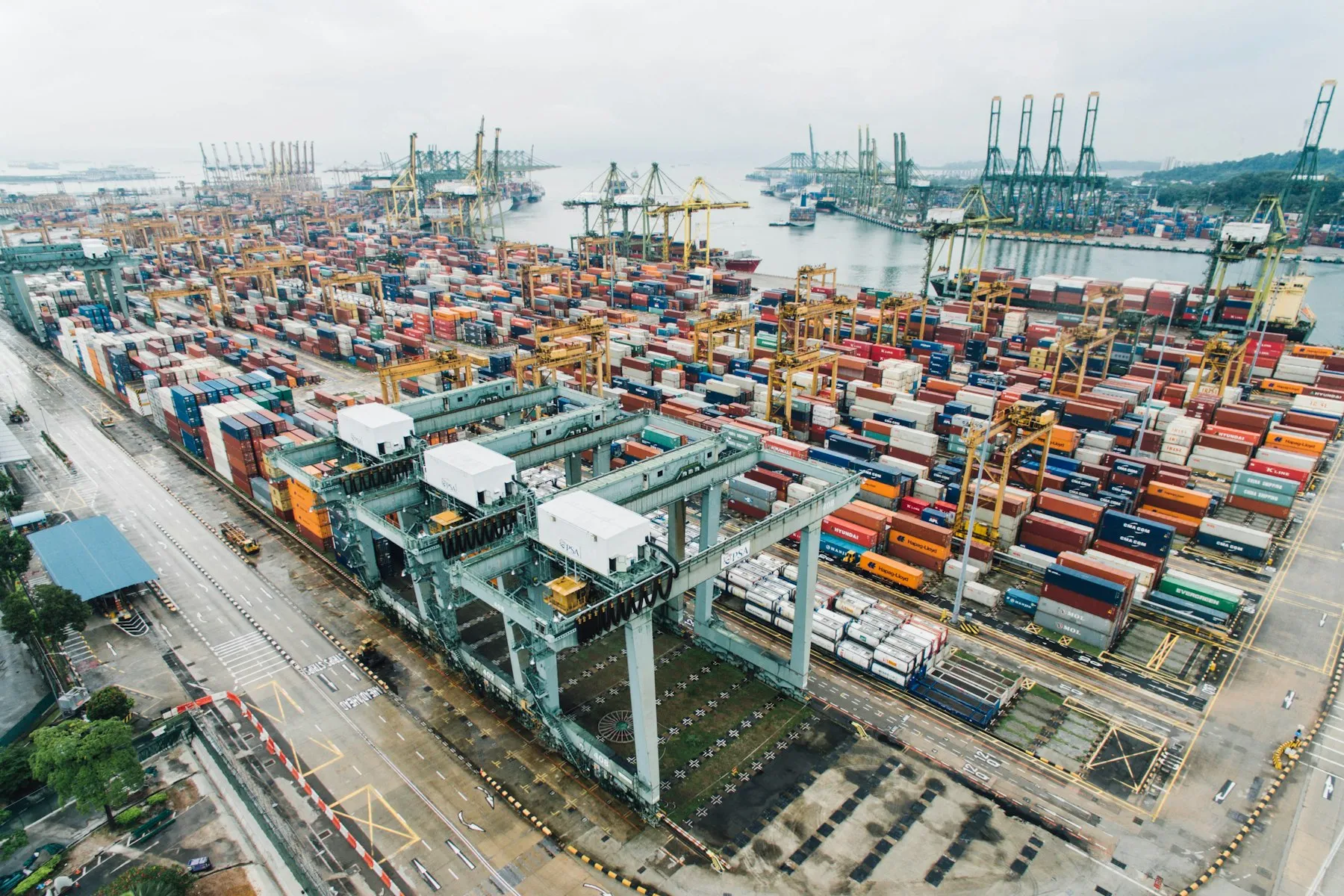 Luchtfoto van een containerhaven